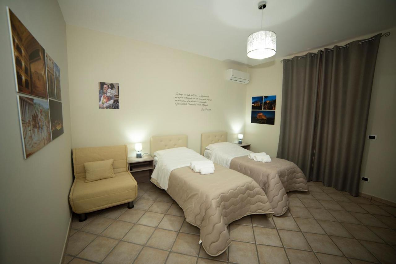B&B La Terrazza Degli Scrittori Racalmuto Kültér fotó