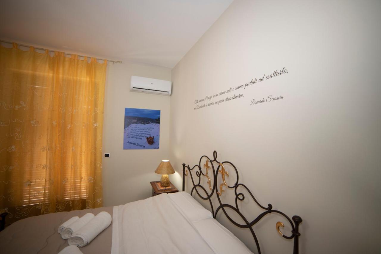 B&B La Terrazza Degli Scrittori Racalmuto Kültér fotó