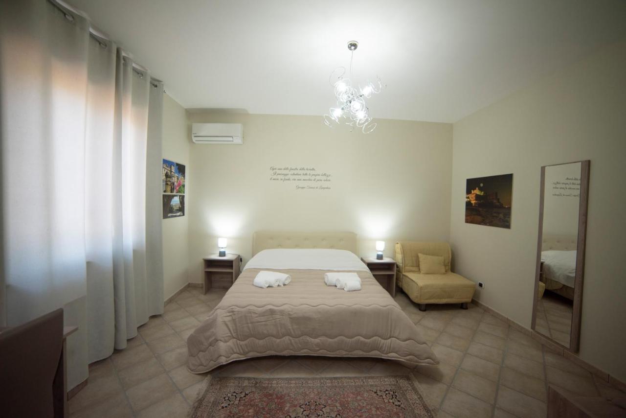 B&B La Terrazza Degli Scrittori Racalmuto Kültér fotó