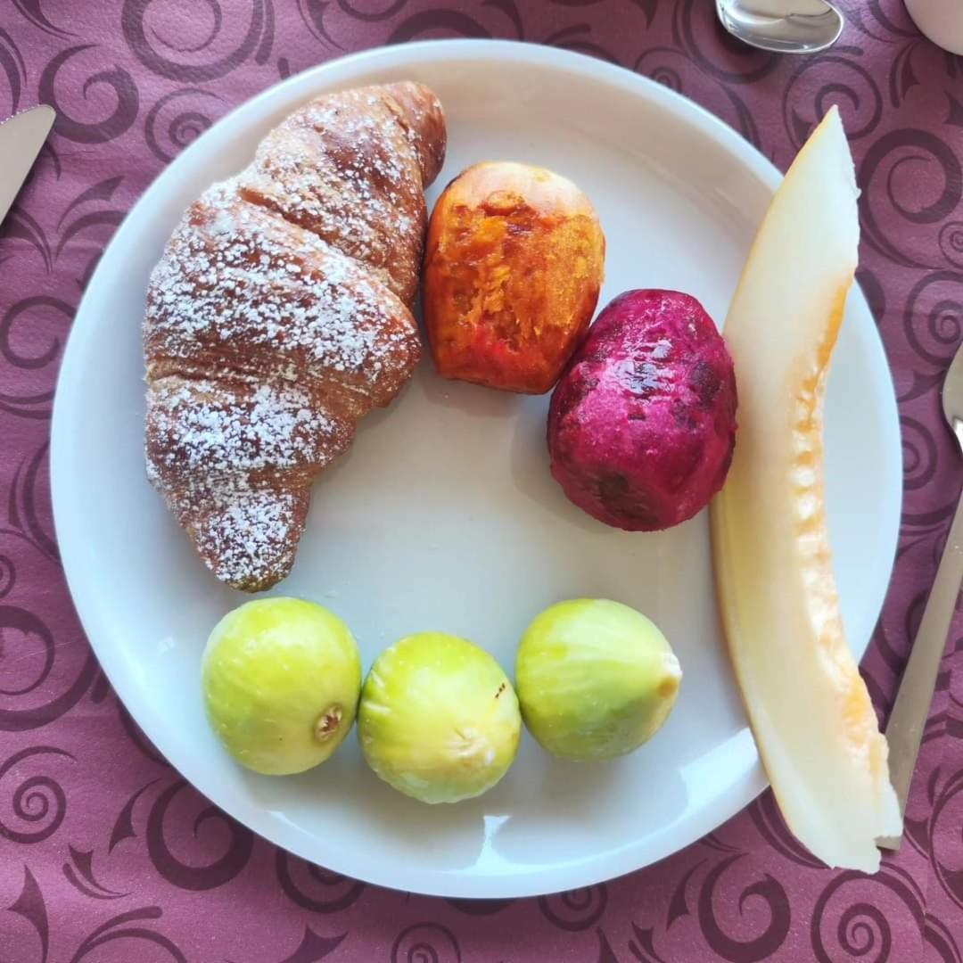 B&B La Terrazza Degli Scrittori Racalmuto Kültér fotó
