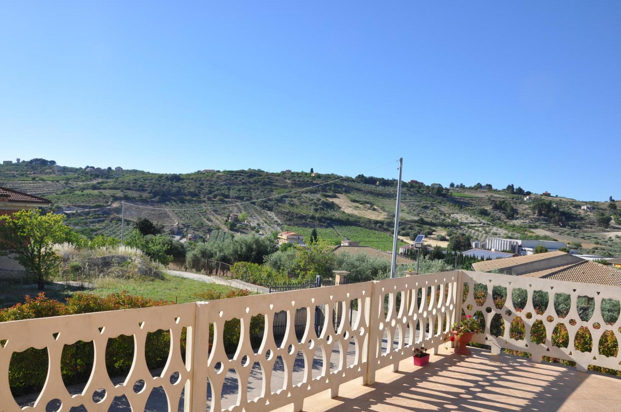 B&B La Terrazza Degli Scrittori Racalmuto Kültér fotó